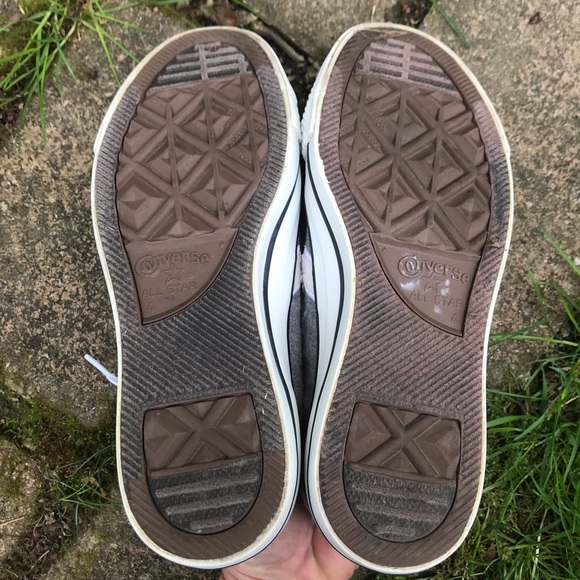 Converse Sneakers 6 - Picture 6 of 8